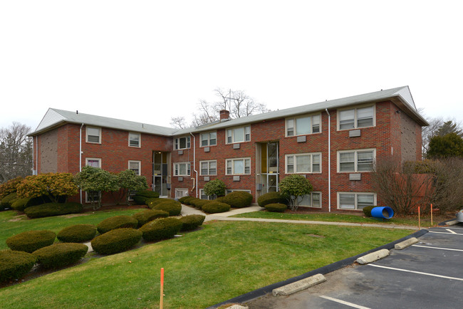 Brightridge Apartments in East Providence, RI - Foto de edificio - Building Photo