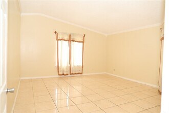 37138 Vía Cordova in Palmdale, CA - Building Photo - Building Photo