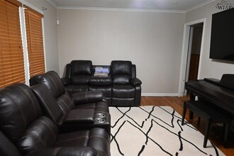 1606 Bland St in Wichita Falls, TX - Building Photo - Building Photo
