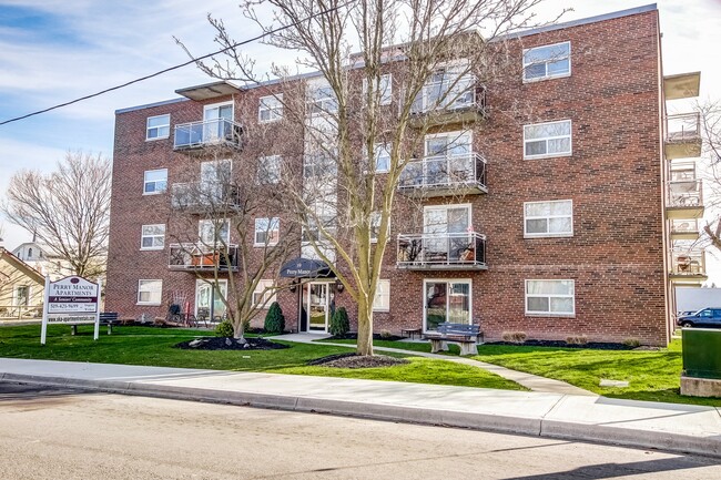 Perry Manor Apartments in Woodstock, ON - Building Photo - Building Photo