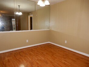 10767 Braes Bend Dr in Houston, TX - Building Photo - Building Photo