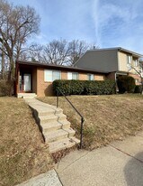 2 Chinook Ct in Randallstown, MD - Building Photo