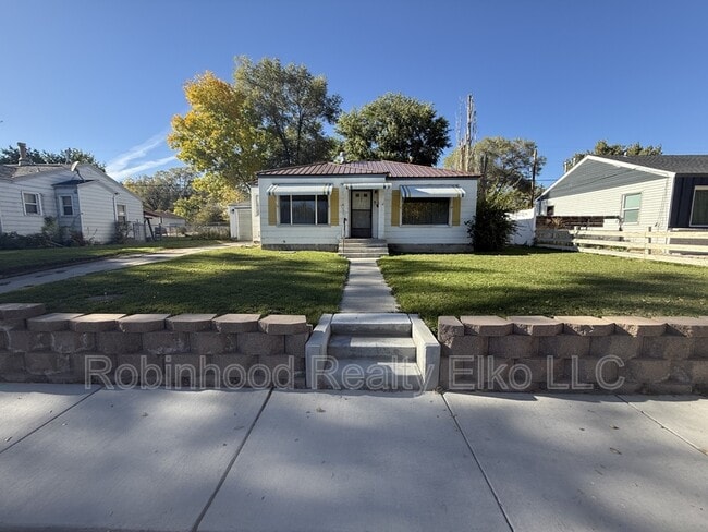 property at 222 W Cedar St