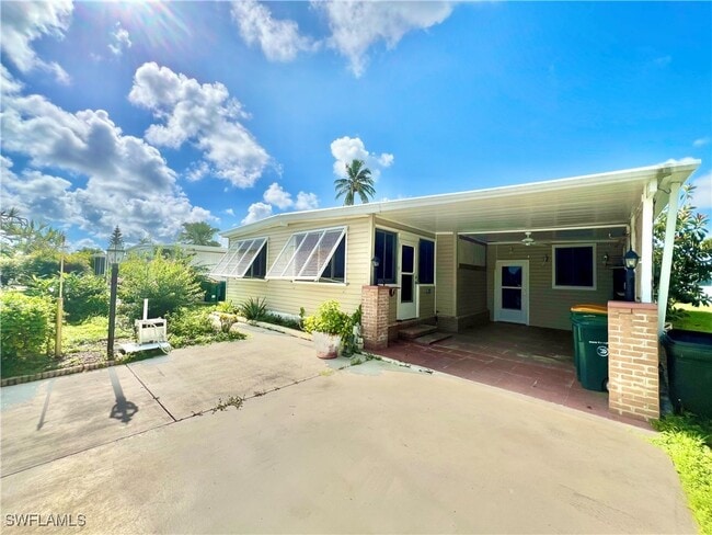 13 Cannes Dr in Naples, FL - Building Photo - Building Photo