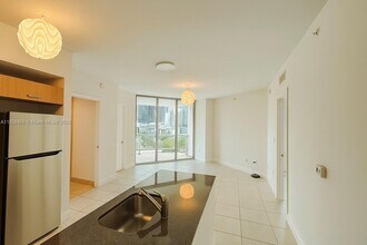350 S Miami Ave, Unit 1206 in Miami, FL - Building Photo - Building Photo