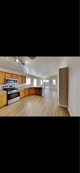 6232 Branded Brook Ave in Las Vegas, NV - Building Photo