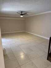 915 9th Way in West Palm Beach, FL - Foto de edificio - Building Photo