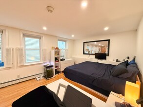 51 Pleasant St in Boston, MA - Building Photo - Building Photo