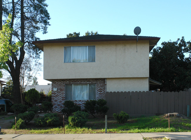 860 El Cerrito Way in Gilroy, CA - Building Photo - Building Photo