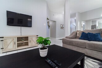 13414 Creek Springs Dr in Houston, TX - Building Photo - Building Photo