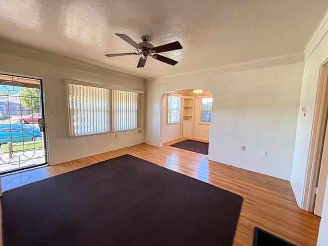 4689 E Mountain View Dr in San Diego, CA - Building Photo - Building Photo