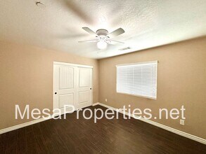 11155 Phelan Rd in Oak Hills, CA - Building Photo - Building Photo