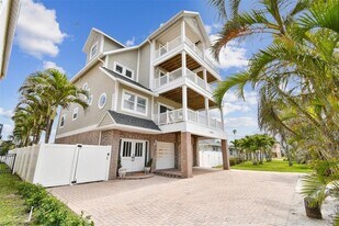 16033 Gulf Blvd in Redington Beach, FL - Building Photo