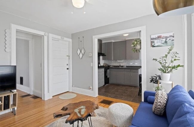 272 Linden St, Unit 2 in Rochester, NY - Building Photo - Building Photo