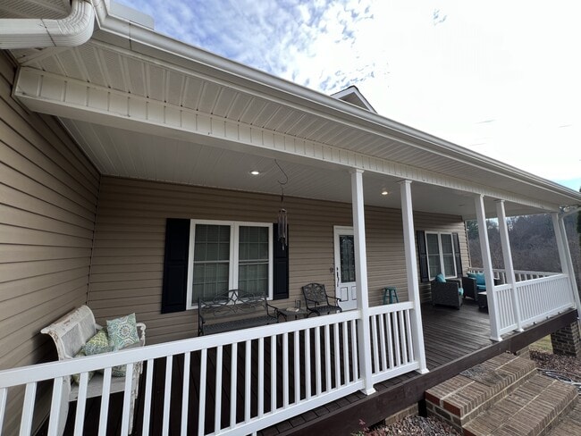 142 Lexi Dr in Millers Creek, NC - Building Photo - Building Photo