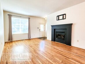 6731 NE Oregon St in Portland, OR - Building Photo - Building Photo