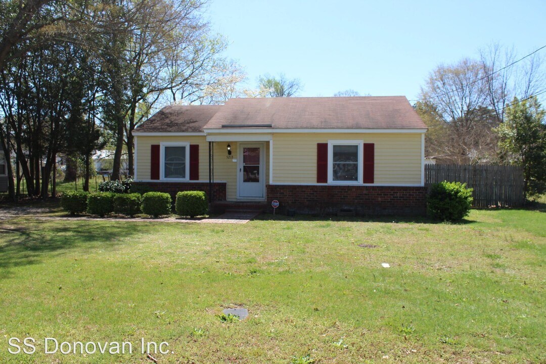5213 Spruce Dr Photo