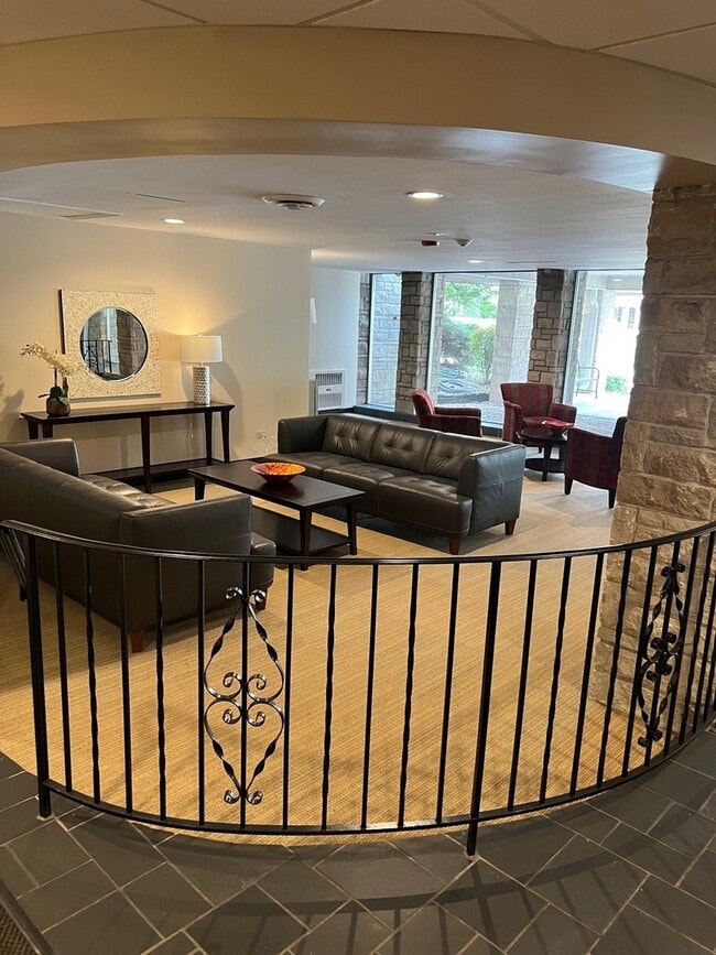 400 Thames Pkwy in Park Ridge, IL - Building Photo - Building Photo
