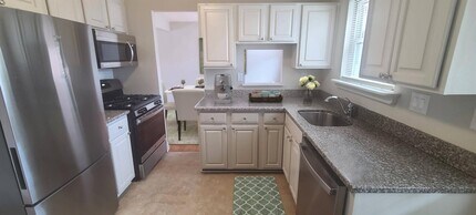 97 Salmon Brook Dr in Glastonbury, CT - Building Photo - Building Photo