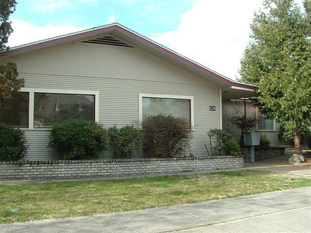 property at 6 NW 6th St