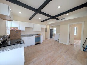 7 Lowell Cir, Unit 3 in Somerville, MA - Foto de edificio - Building Photo