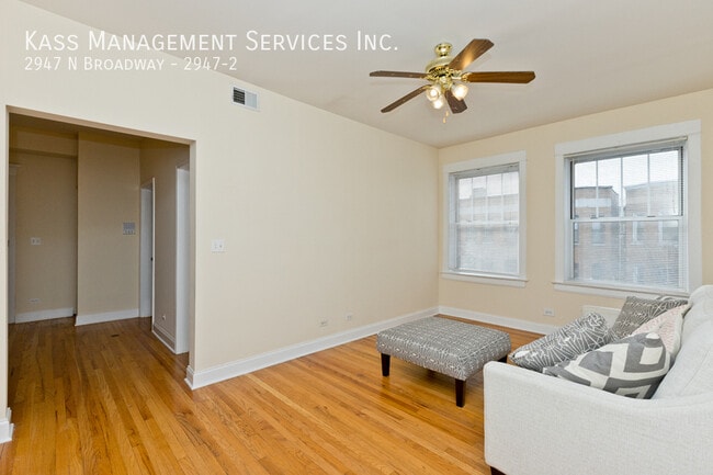 2947 N Broadway in Chicago, IL - Building Photo - Building Photo