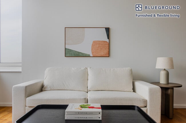 635 W 42nd St in New York, NY - Building Photo - Building Photo