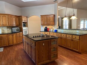 122 White Feather Trail in Del Rio, TX - Building Photo - Building Photo