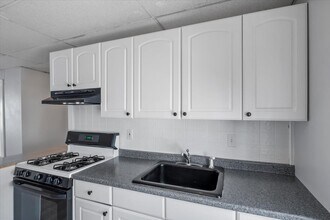 53 Cranch St, Unit 3 in Quincy, MA - Building Photo - Building Photo