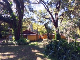 605-607 S 70th St in Tampa, FL - Building Photo