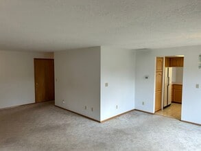 2814-2820 NE Evans St in McMinnville, OR - Building Photo - Building Photo