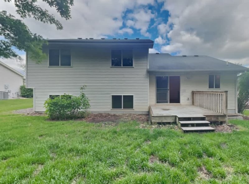 19420 Seymour St NW in Elk River, MN - Building Photo