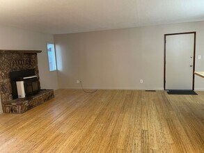 2980 Sacramento Ave in South Lake Tahoe, CA - Building Photo - Building Photo