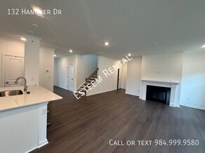 132 Hanover Dr in Sanford, NC - Foto de edificio - Building Photo