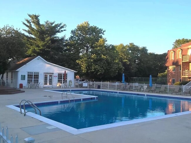 property at 9 Par Haven Dr