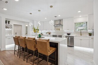 13616 Rolling Hills Ln in Dallas, TX - Building Photo - Building Photo