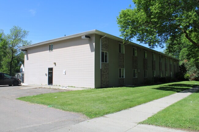 720 8th Ave in Brookings, SD - Building Photo - Building Photo
