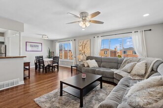 5021 Church St in Skokie, IL - Building Photo - Building Photo