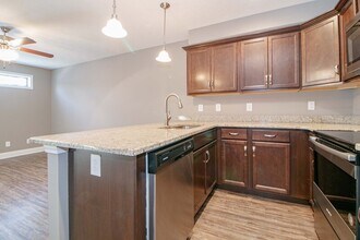 325 Landrum Pl in Clarksville, TN - Building Photo - Building Photo