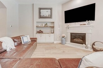 5323 Lake Hill Farm Way in Fulshear, TX - Building Photo - Building Photo