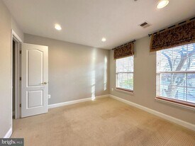 11837 Regents Park Dr in Germantown, MD - Building Photo