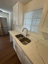 331 Newport Ave in Long Beach, CA - Building Photo - Building Photo