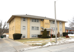 800 13th St in West Des Moines, IA - Building Photo