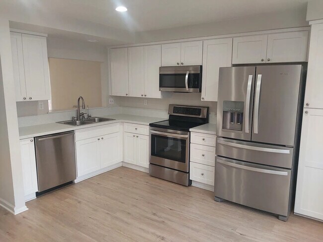 25885 Trabuco Rd in Lake Forest, CA - Building Photo - Building Photo