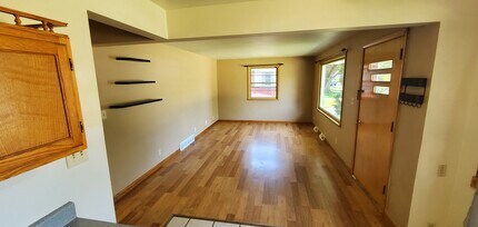 1163 Higgins Ave in Neenah, WI - Building Photo - Building Photo