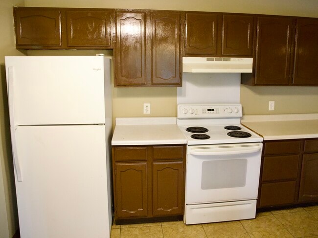 8016 Zane Ave N in Brooklyn Park, MN - Foto de edificio - Building Photo