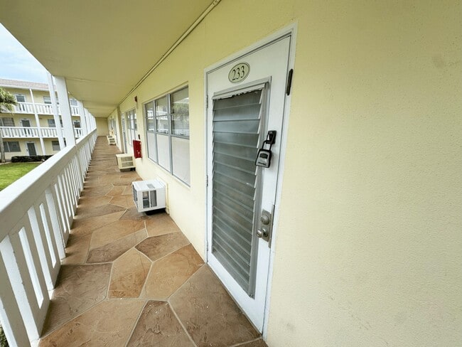 233 Dorset F in Boca Raton, FL - Building Photo - Building Photo