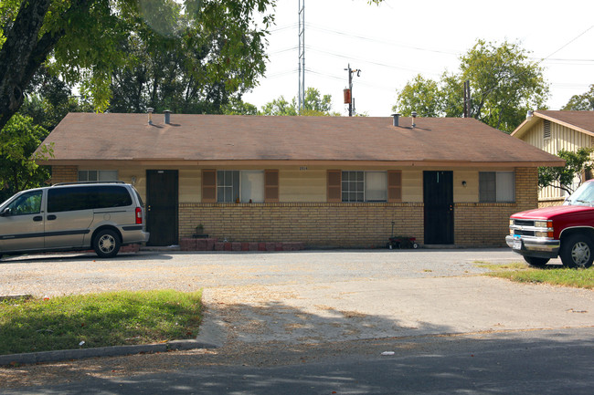 2514 Clara Ln in San Antonio, TX - Building Photo - Building Photo