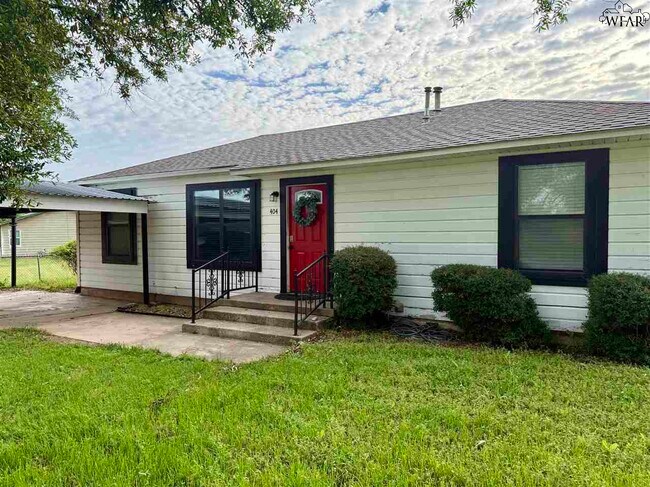 404 N W Ave in Holliday, TX - Building Photo - Building Photo