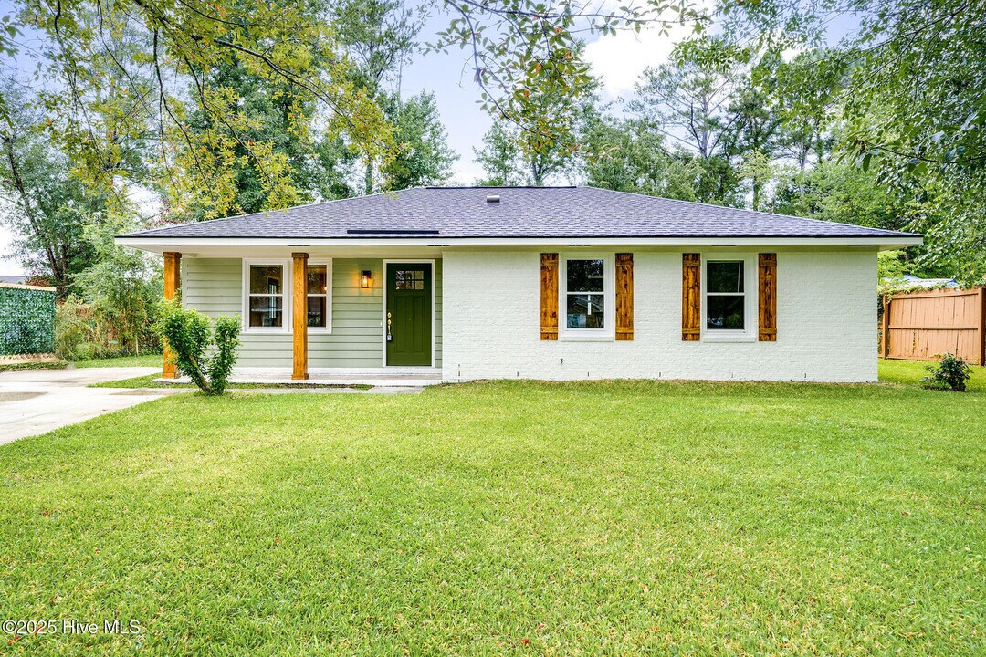 114 Candlewood Dr in Wilmington, NC - Building Photo
